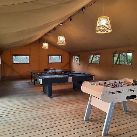 Domaine La Sauzette Couette-café *